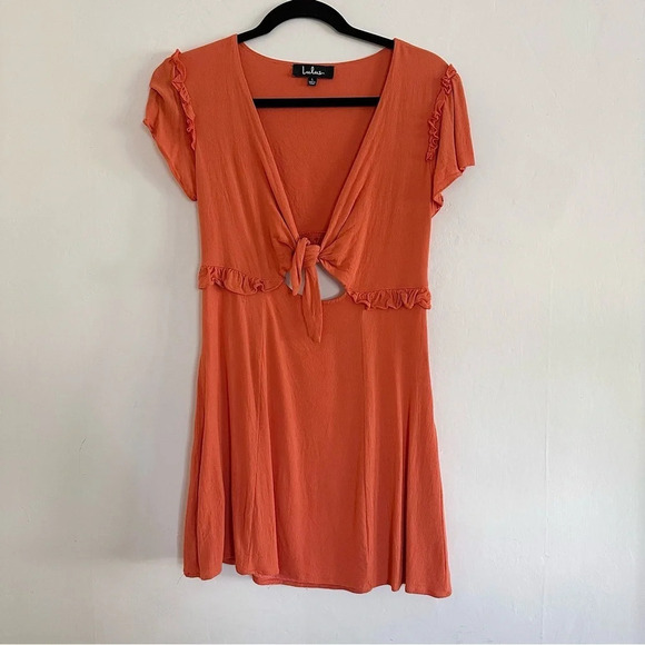 Lulus Dresses & Skirts - Lulu's Coral Sea Day Skater Dress Tie Front V-neck Flutter Sleeve Size Large